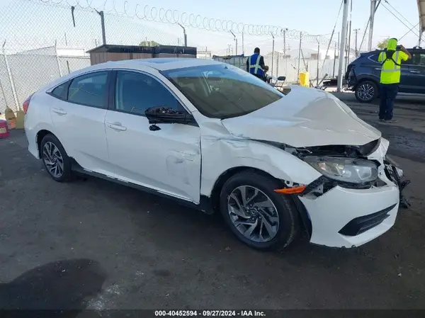 19XFC2F77JE206278 2018 HONDA CIVIC - Image 1