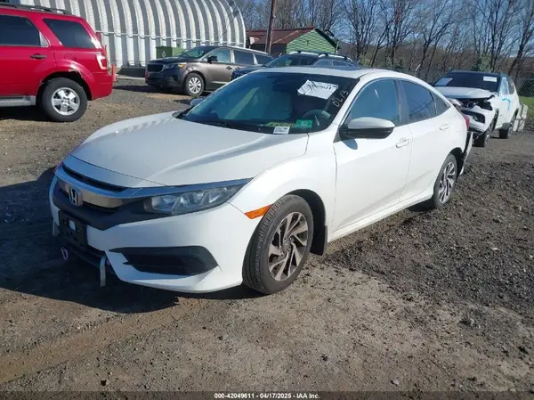 19XFC2F77JE208273 2018 HONDA CIVIC - Image 2