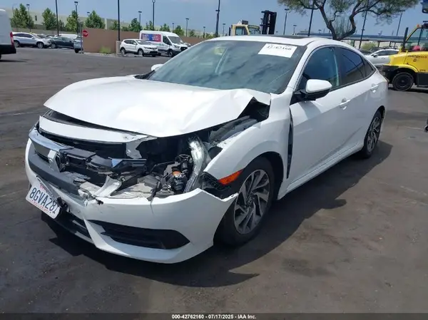19XFC2F77JE209875 2018 HONDA CIVIC - Image 2