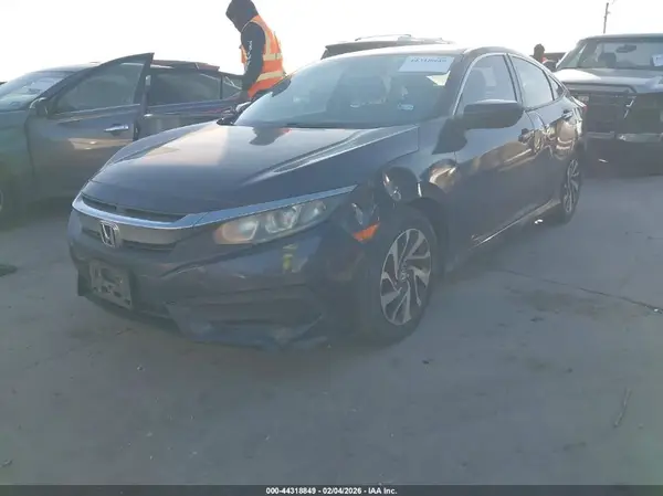 19XFC2F78GE084183 2016 HONDA CIVIC - Image 2