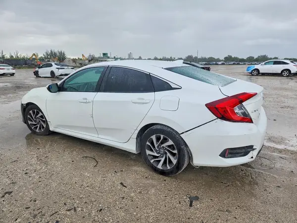 19XFC2F78JE008843 2018 HONDA CIVIC - Image 2
