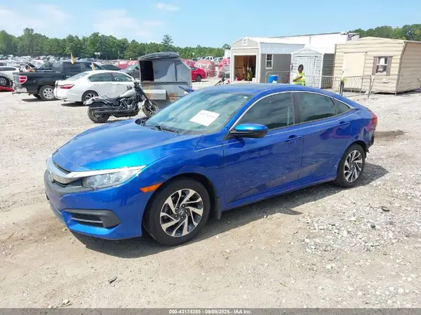 19XFC2F78JE013038 2018 HONDA CIVIC - Image 2