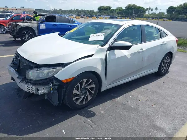 19XFC2F78JE015033 2018 HONDA CIVIC - Image 2