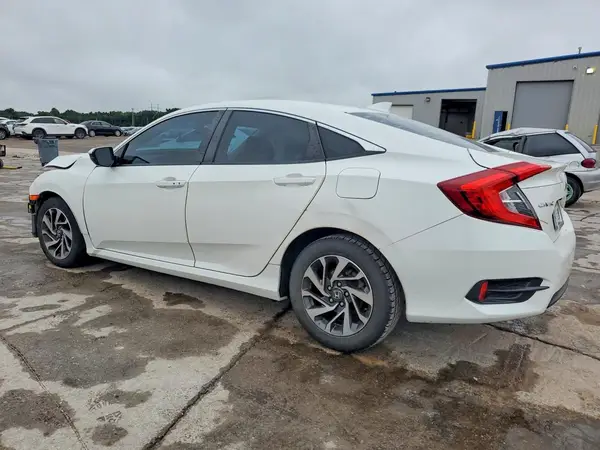 19XFC2F78JE017624 2018 HONDA CIVIC - Image 2