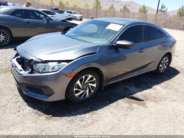 19XFC2F78JE022354 2018 HONDA CIVIC - Image 2