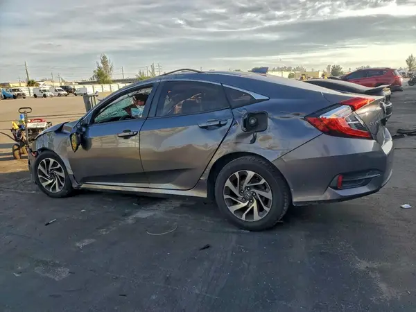 19XFC2F78JE024573 2018 HONDA CIVIC - Image 2