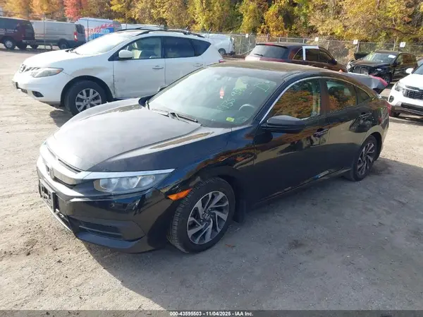 19XFC2F78JE025416 2018 HONDA CIVIC - Image 2