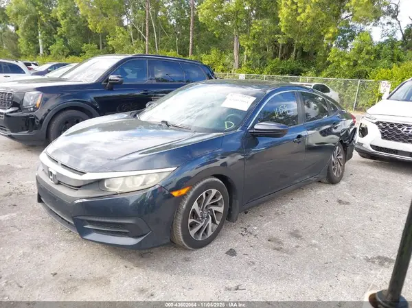 19XFC2F78JE028848 2018 HONDA CIVIC - Image 2