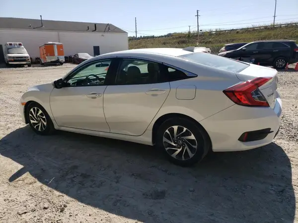19XFC2F78JE031300 2018 HONDA CIVIC - Image 2