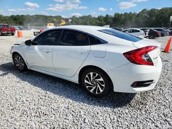 19XFC2F78JE034052 2018 HONDA CIVIC - Image 2
