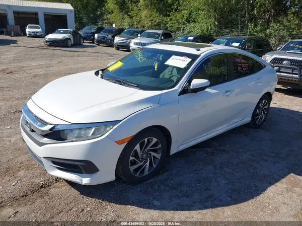 19XFC2F78JE040028 2018 HONDA CIVIC - Image 2