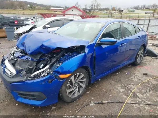 19XFC2F78JE043303 2018 HONDA CIVIC - Image 2