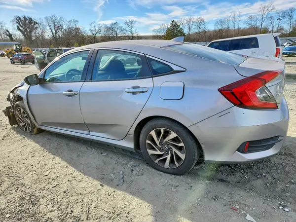 19XFC2F78JE203857 2018 HONDA CIVIC - Image 2