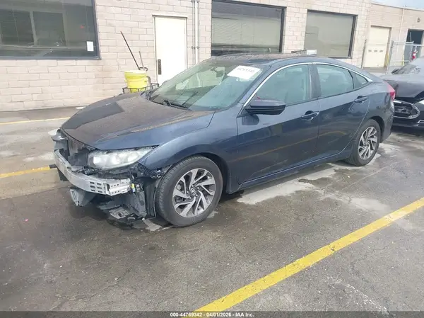 19XFC2F78JE205365 2018 HONDA CIVIC - Image 2