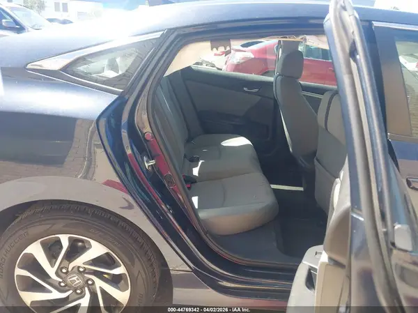 19XFC2F78JE205365 2018 HONDA CIVIC - Image 8