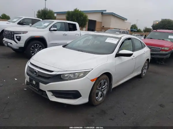 19XFC2F78JE207844 2018 HONDA CIVIC - Image 2