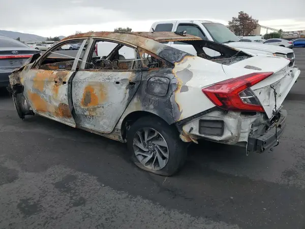 19XFC2F78JE208394 2018 HONDA CIVIC - Image 2