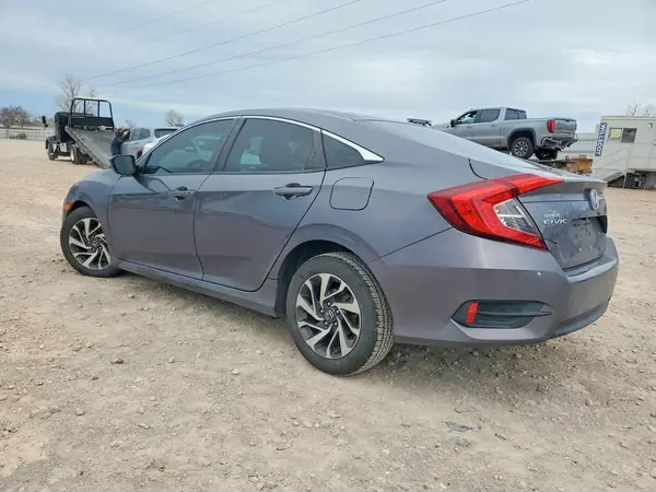 19XFC2F79GE083706 2016 HONDA CIVIC - Image 2