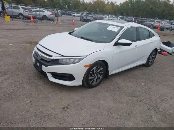 19XFC2F79JE010729 2018 HONDA CIVIC - Image 2