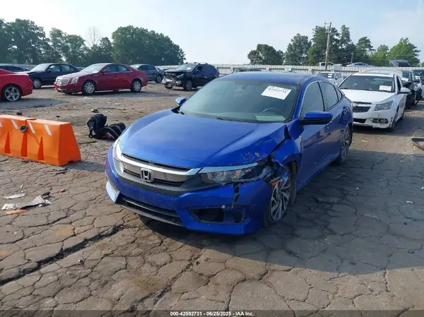 19XFC2F79JE014764 2018 HONDA CIVIC - Image 2