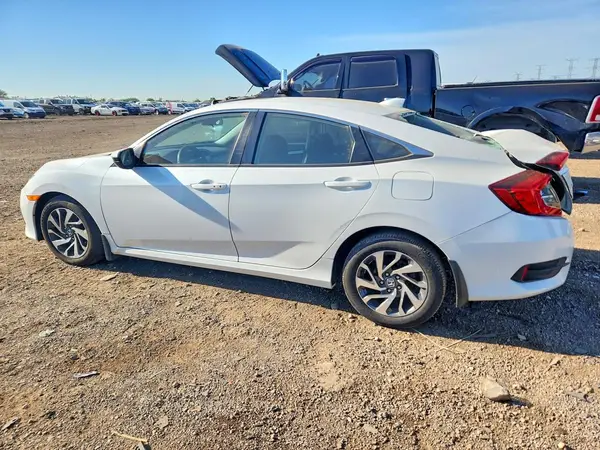 19XFC2F79JE016661 2018 HONDA CIVIC - Image 2