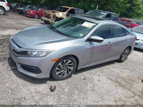 19XFC2F79JE018037 2018 HONDA CIVIC - Image 2