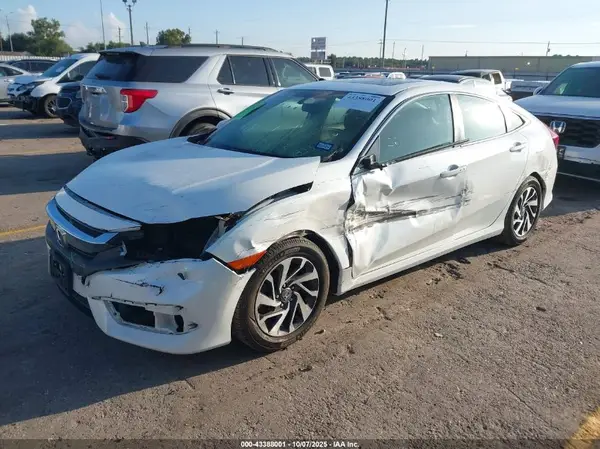 19XFC2F79JE027823 2018 HONDA CIVIC - Image 2