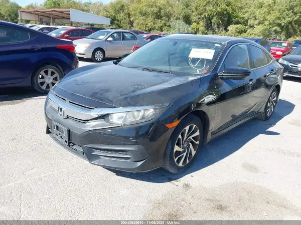 19XFC2F79JE032004 2018 HONDA CIVIC - Image 2