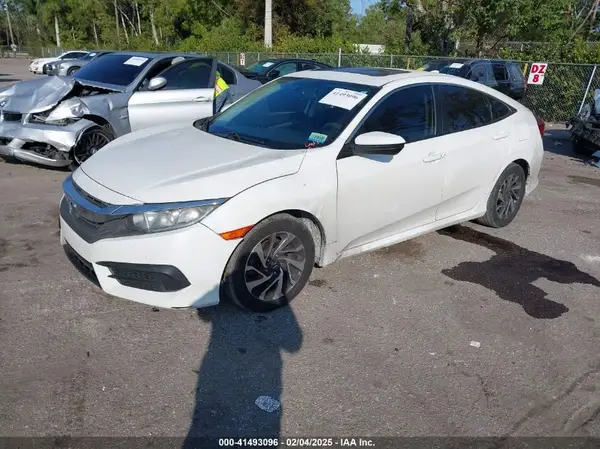 19XFC2F79JE032472 2018 HONDA CIVIC - Image 2