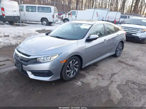 19XFC2F79JE035243 2018 HONDA CIVIC - Image 2