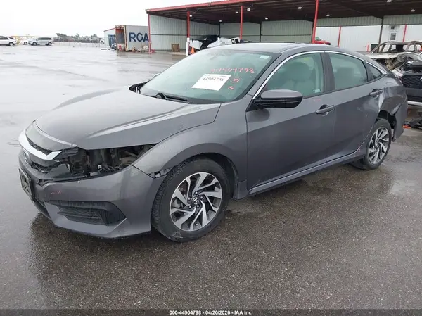 19XFC2F79JE040930 2018 HONDA CIVIC - Image 2