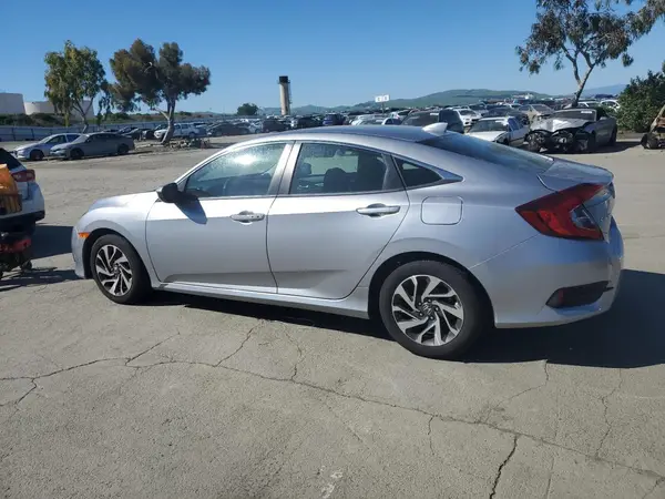19XFC2F79JE201759 2018 HONDA CIVIC - Image 2