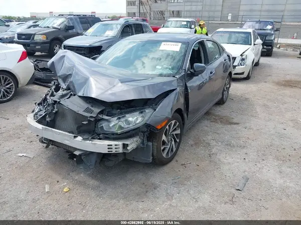 19XFC2F79JE205858 2018 HONDA CIVIC - Image 2