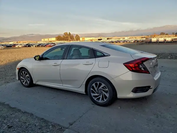 19XFC2F7XGE200211 2016 HONDA CIVIC - Image 2
