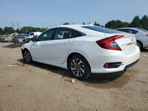 19XFC2F7XJE000100 2018 HONDA CIVIC - Image 2