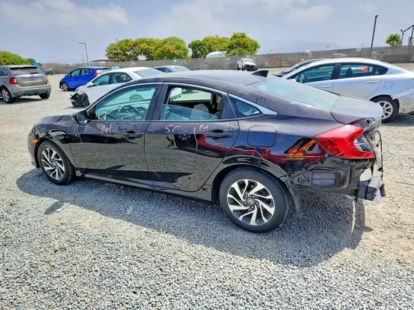 19XFC2F7XJE001179 2018 HONDA CIVIC - Image 2