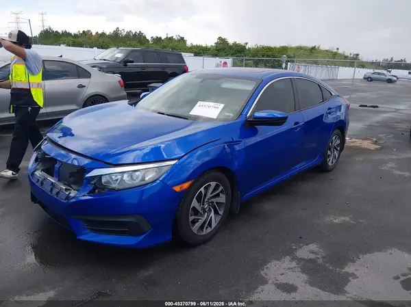 19XFC2F7XJE002140 2018 HONDA CIVIC - Image 2