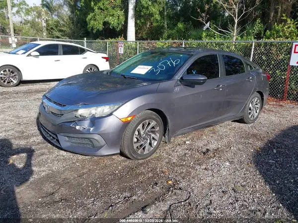 19XFC2F7XJE003076 2018 HONDA CIVIC - Image 2