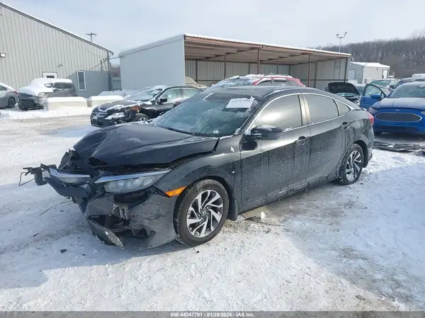 19XFC2F7XJE003949 2018 HONDA CIVIC - Image 2
