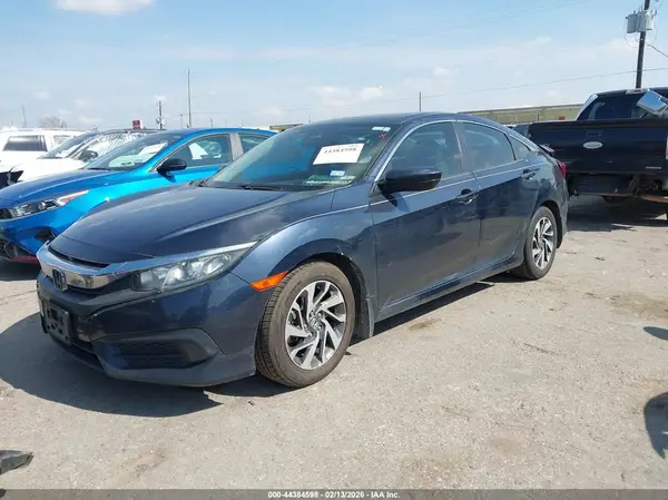 19XFC2F7XJE004759 2018 HONDA CIVIC - Image 2
