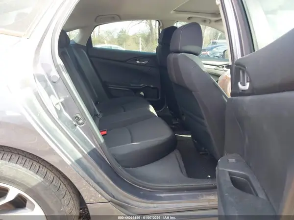 19XFC2F7XJE007998 2018 HONDA CIVIC - Image 8