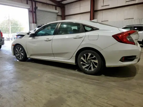19XFC2F7XJE010948 2018 HONDA CIVIC - Image 2