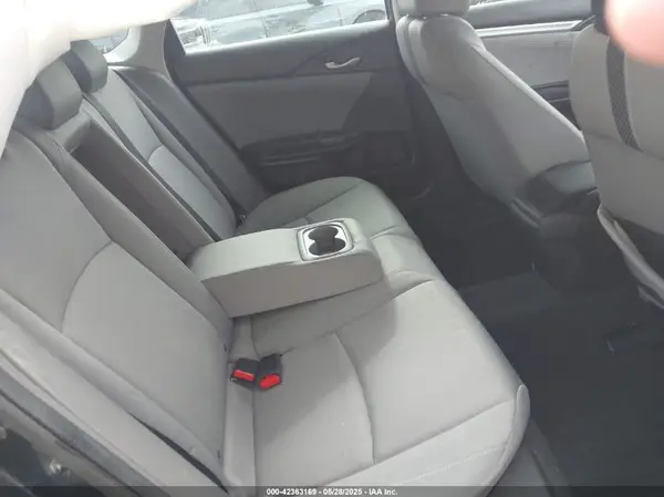 19XFC2F7XJE012067 2018 HONDA CIVIC - Image 8
