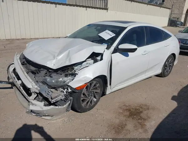 19XFC2F7XJE015048 2018 HONDA CIVIC - Image 2