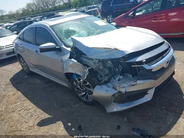 19XFC2F7XJE015793 2018 HONDA CIVIC - Image 1