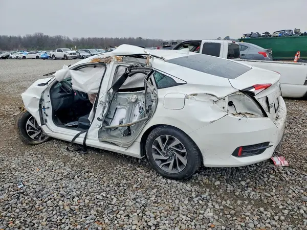 19XFC2F7XJE019407 2018 HONDA CIVIC - Image 2