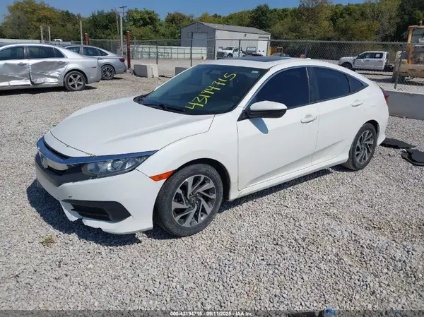 19XFC2F7XJE020234 2018 HONDA CIVIC - Image 2