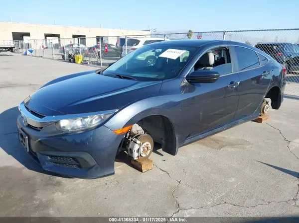 19XFC2F7XJE040533 2018 HONDA CIVIC - Image 2