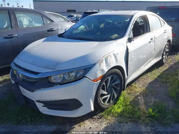 19XFC2F7XJE200541 2018 HONDA CIVIC - Image 2