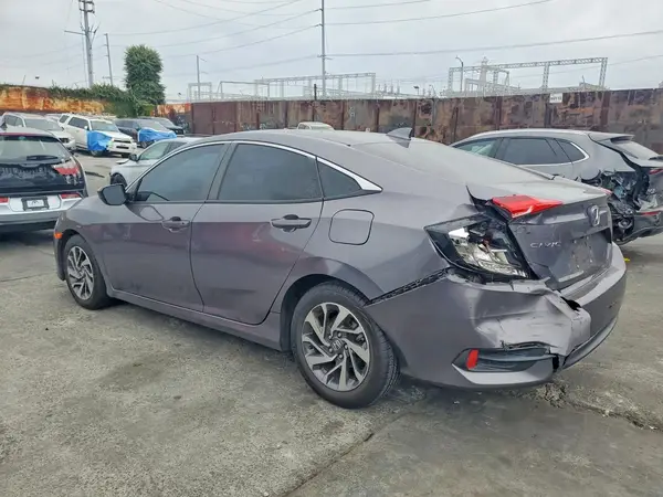 19XFC2F7XJE205075 2018 HONDA CIVIC - Image 2